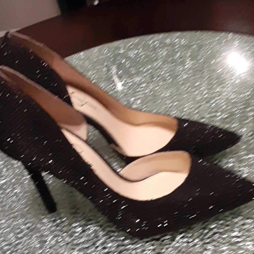 Heels - Picture 2 of 2